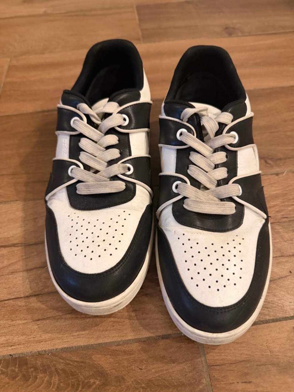 Celine Men’s Black and White Low-Top Sneakers Size EU42/US 9 - Picture 3 of 6